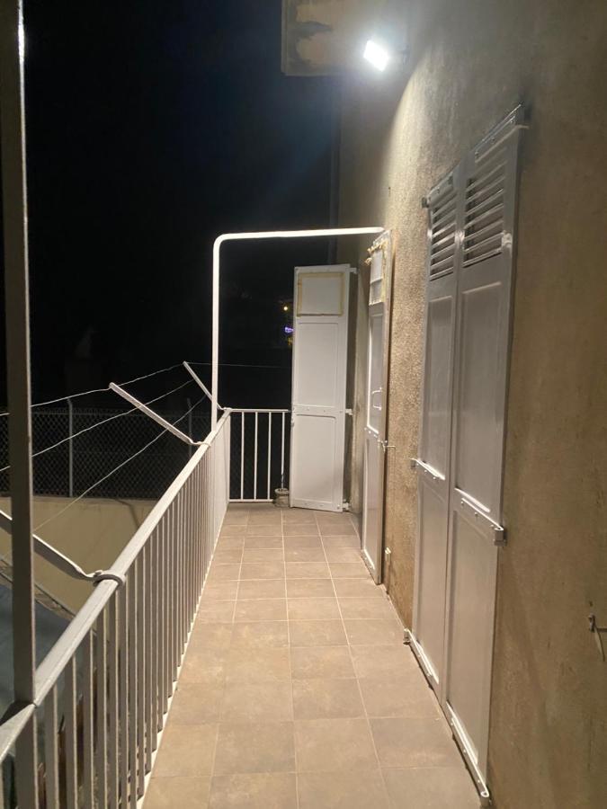 Апартаменты Chez Helene 3 Etoiles, Labellise Disabled Pmr,Pour 4 Personnes Chiens Bienvenus-Pet Friendly Бур-Мадам Экстерьер фото